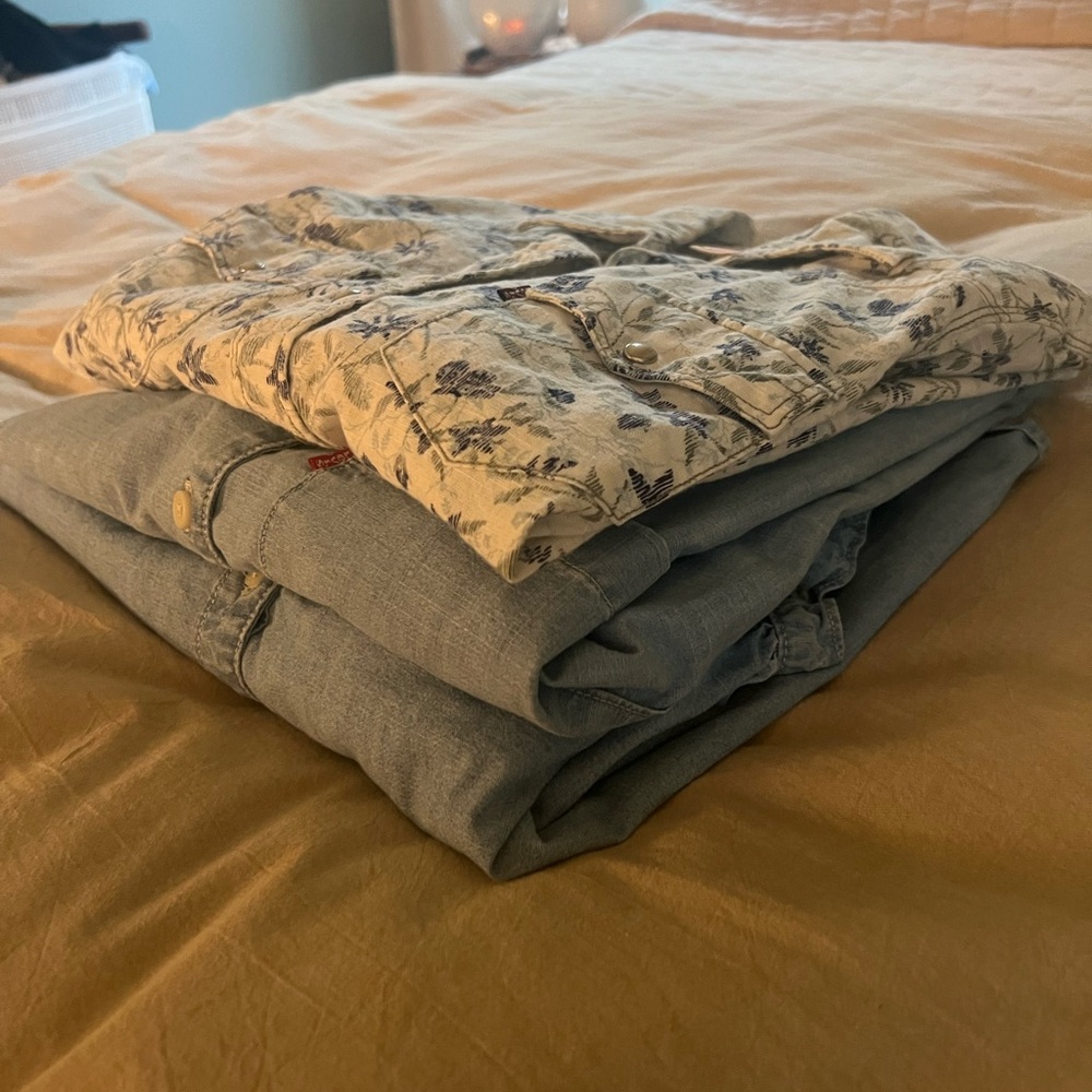 Levi’s button up shirt trio!